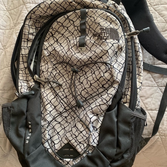 frontier backpack size